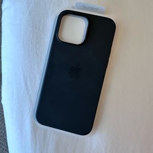 Apple iPhone 14 Pro Max Silicone Case with MagSafe - Midnight